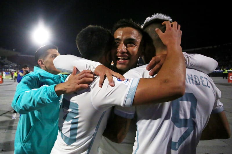 La U rompe una sequía de 4 años y gracias a Gustavo Álvarez volverá a jugar la Copa Libertadores. Foto: Aton.