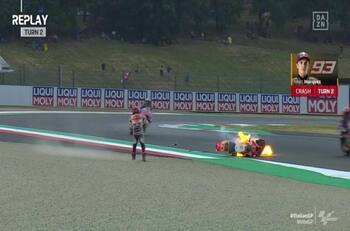 VIDEO | Así fue el grave accidente de Marc Márquez en las clasificaciones del Moto GP de Italia