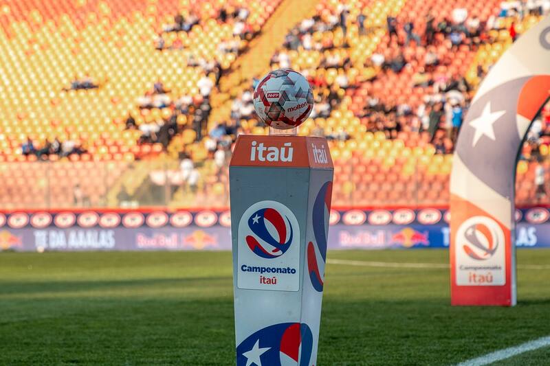Quedan apenas cuatro días para que arranque la temporada 2025 del fútbol chileno. Foto: Felipe Escobedo