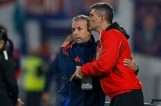 Un viejo conocido: polémico DT habría sido contactado por la U para reemplazar a Gustavo Álvarez