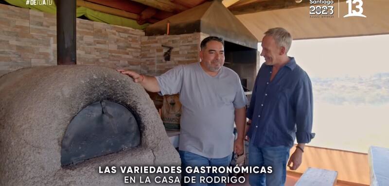 El horno de barro de su quincho / Canal 13
