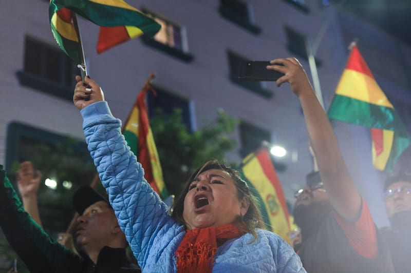 Hasta altas horas de la madrugada se festejó la clasificación al repechaje.