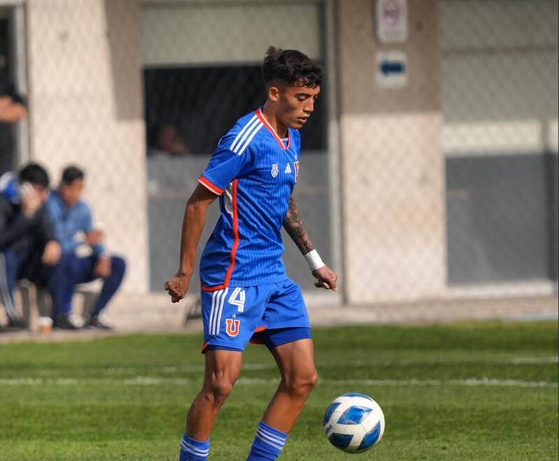 En su etapa de formación en Universidad de Chile.