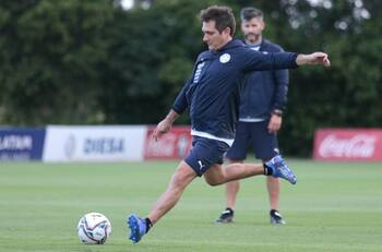 No están al 100%: DT de Paraguay reveló el estado de dos de sus figuras para enfrentar a La Roja