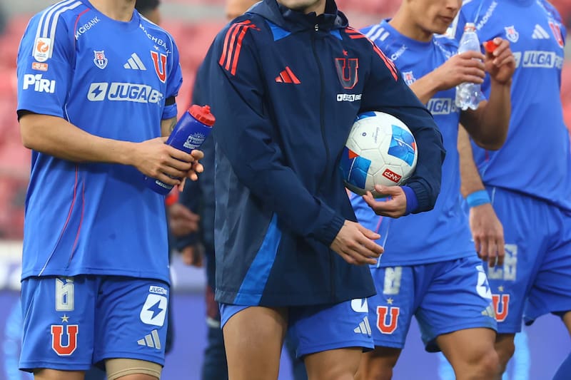 Los azules buscan a un volante en el mercado.