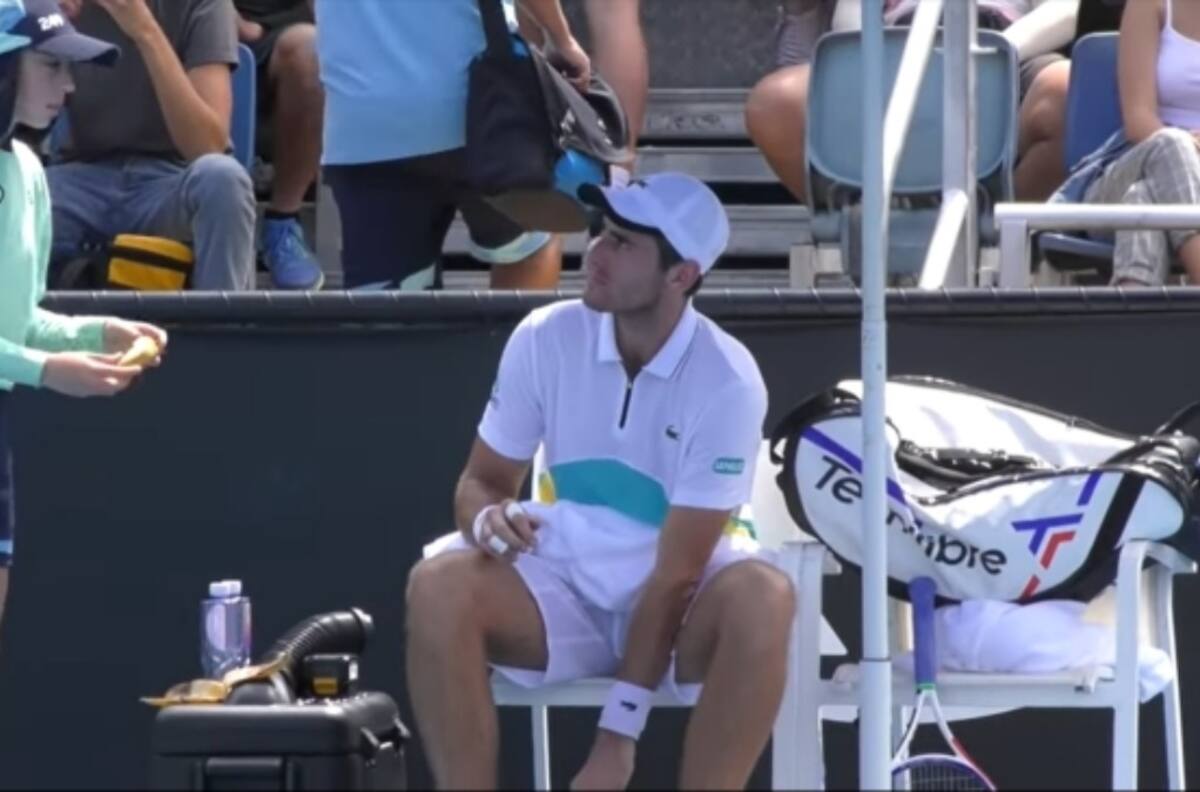 Elliot Benchetrit protagonizó polémico momento en Australia Open