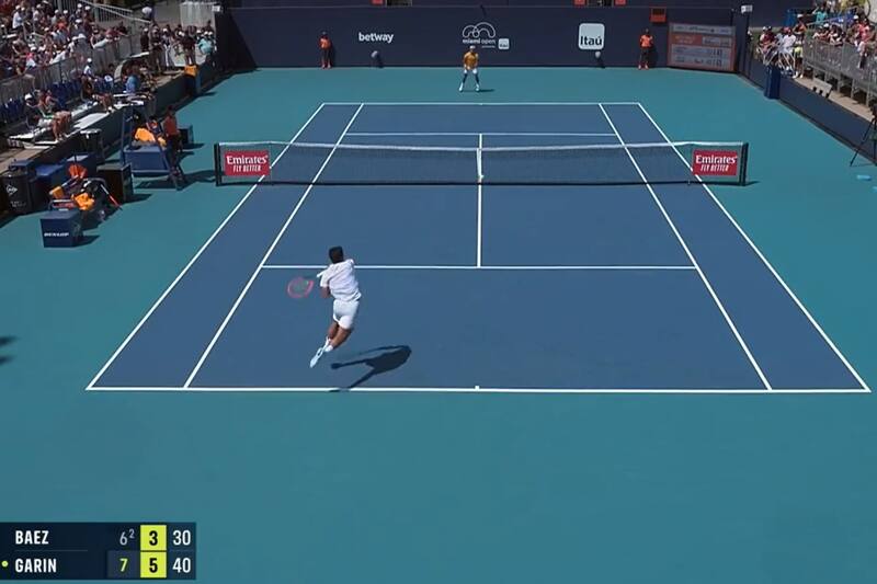 Cristian Garin consiguió un triunfazo ante Sebastián Báez por el Masters 1000 de Miami (Foto: TennisTV)
