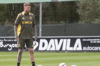 ¿Vuelve al fútbol chileno? La compleja situación de Thomas Rodríguez en Burgos