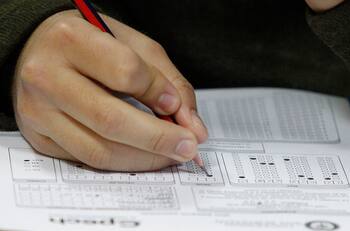 Los nuevos cambios al puntaje y pruebas de Ciencia y Matemáticas que se estudian para la PAES