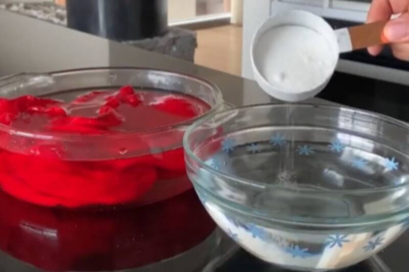 En pocos minutos puedes dejar tus prendas como nuevas.
Créditos: TikTok @miyazhome.