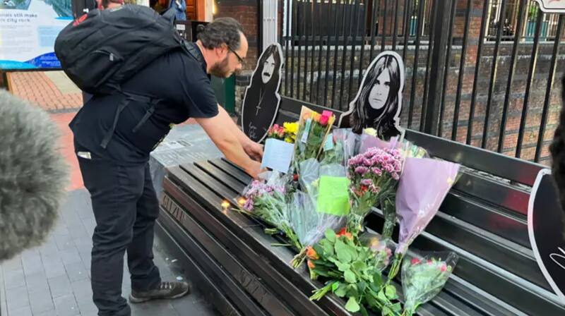 Los homenajes en memoria del cantante no se hicieron esperar, ya sea en su natal Birmingham como en todo el mundo.