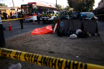 Horrible hallazgo: Encuentran un feto al interior de la basura en la vía pública