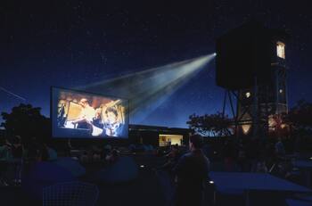 Cine Bajo las Estrellas: Un panorama gratuito en la Región Metropolitana que no te puedes perder