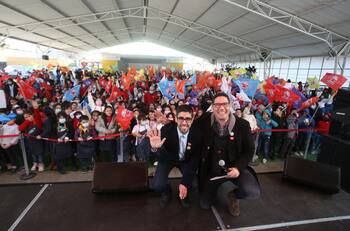 Encabezado por Pancho Saavedra: Teletón lanza concurso y obra teatral para combatir el bullying infantil