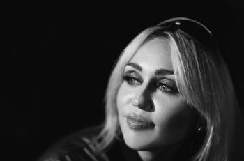 “Es un amor de persona”: Fotógrafo chileno cuenta cómo logró acercarse a Miley Cyrus y sacarle espectaculares fotos