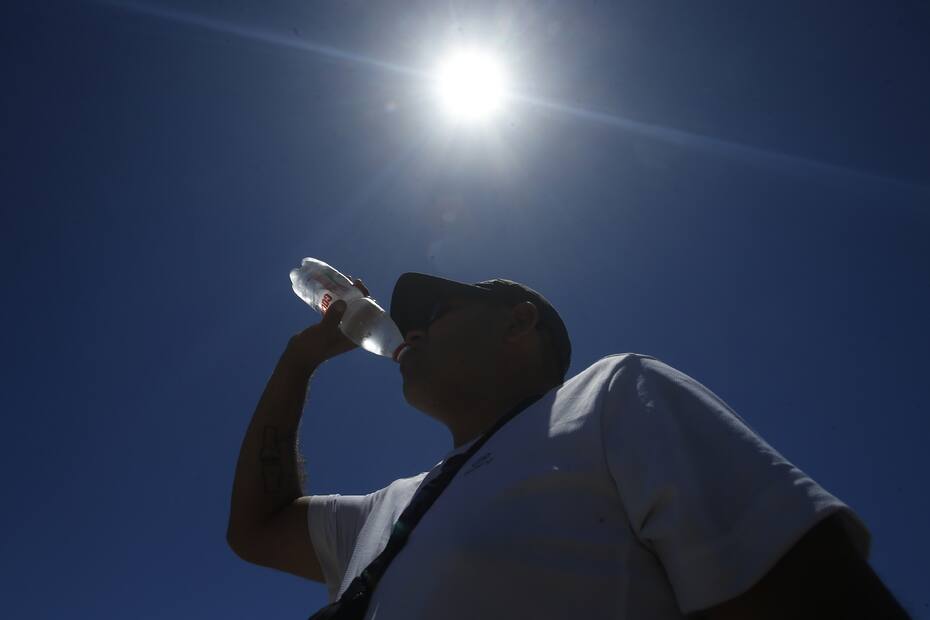 Eduardo Sáez anunció que vuelve el calor a Santiago.