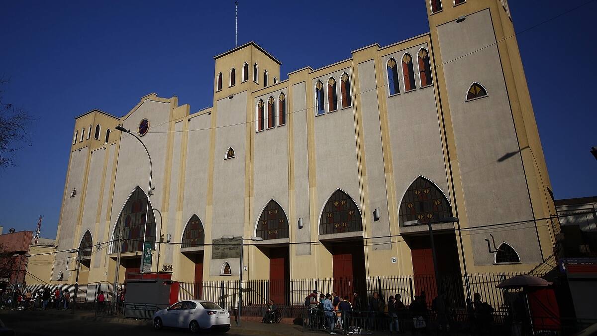 "Bautizo clandestino": Seremi sorprendió a 77 personas en culto evangélico en el Bíobio