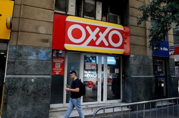 Oxxo busca nuevos trabajadores: sueldos llegan hasta $1.400.000 mensual