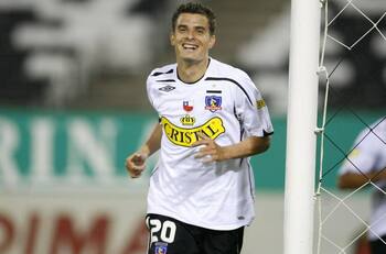 Llegó para reemplazar a Giovanni Hernández y fracasó: ¿Qué fue de Carlos "Caliche" Salazar tras su paso por Colo Colo?