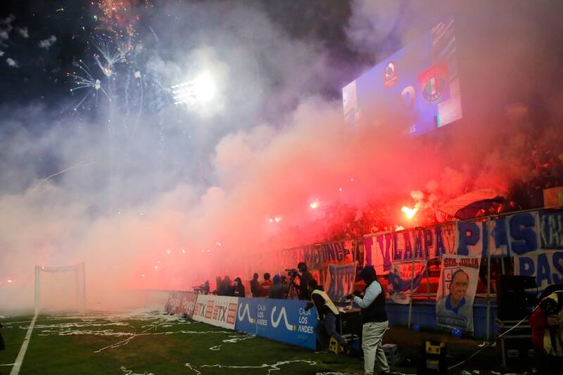 , la barra de la UC. Foto: Agencia Aton.