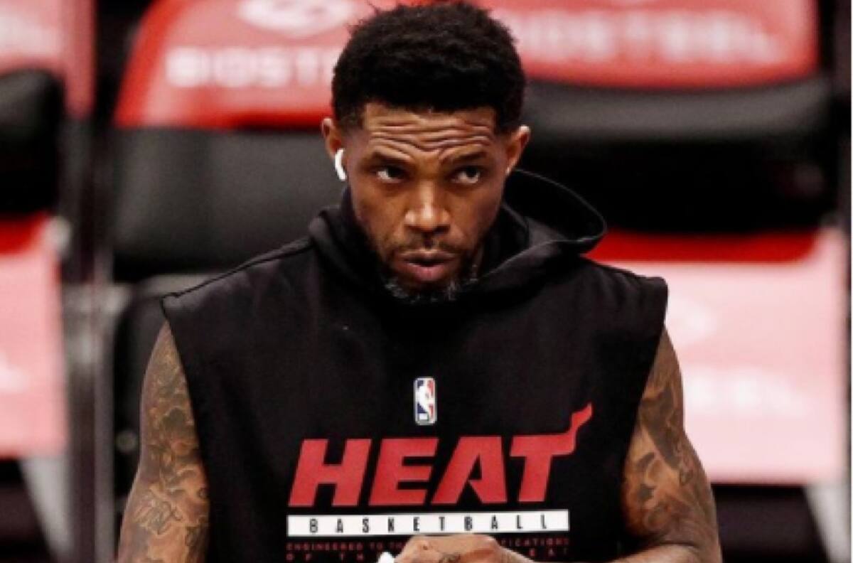 ¿Quiénes son los jugadores en activo de la NBA con 10 o más años en sus equipos actuales?