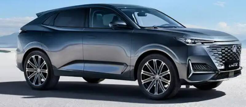 La periodista lució su nueva camioneta.