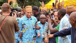 VIDEO | El increíble escuadrón que escoltó a Kylian Mbappé en Camerún: hubo autos blindados y metralletas