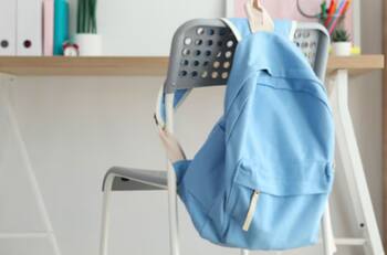 ¿Preparando la vuelta a clases?: este truco es ideal para limpiar tu mochila y estuche