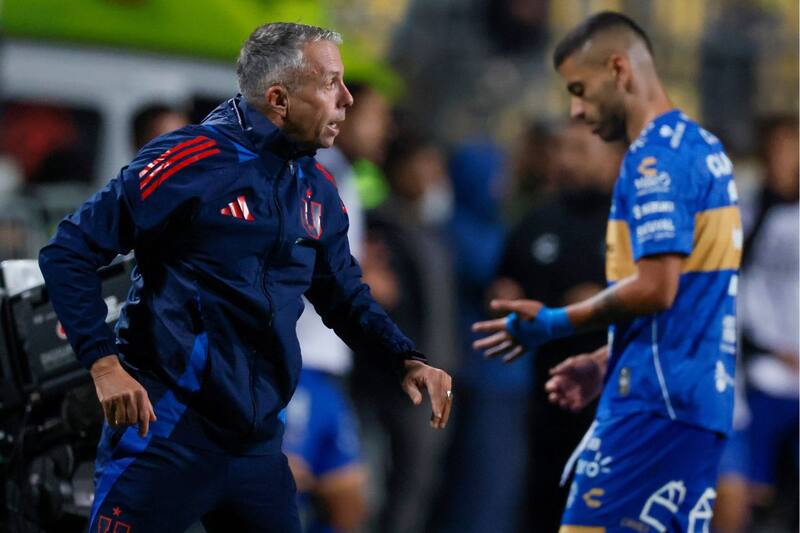 habló en la víspera del estreno de la U en la Copa Libertadores. Foto: Agencia Aton.