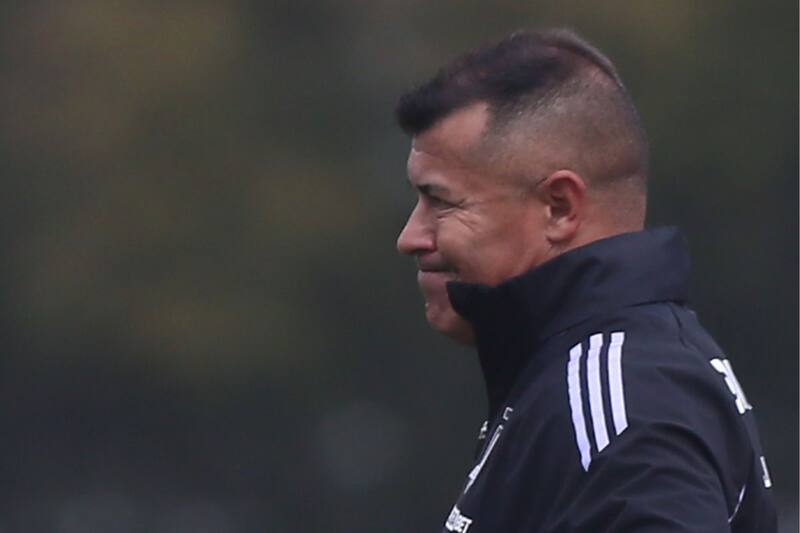 está en deuda en Colo Colo.