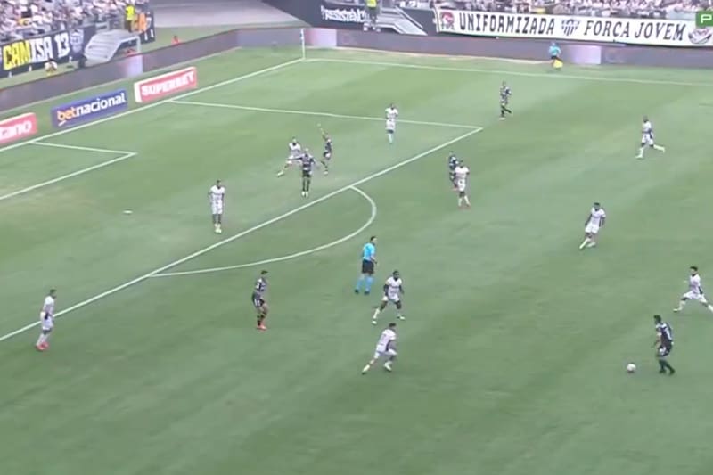 asistió a Fausto Vera para el primero del Atlético Mineiro.