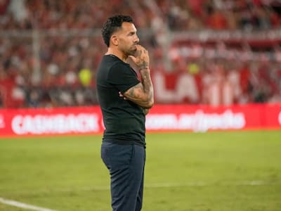 Sorpresa: Carlos Tévez fue ofrecido para dirigir a Colo Colo ante la inminente salida de Jorge Almirón