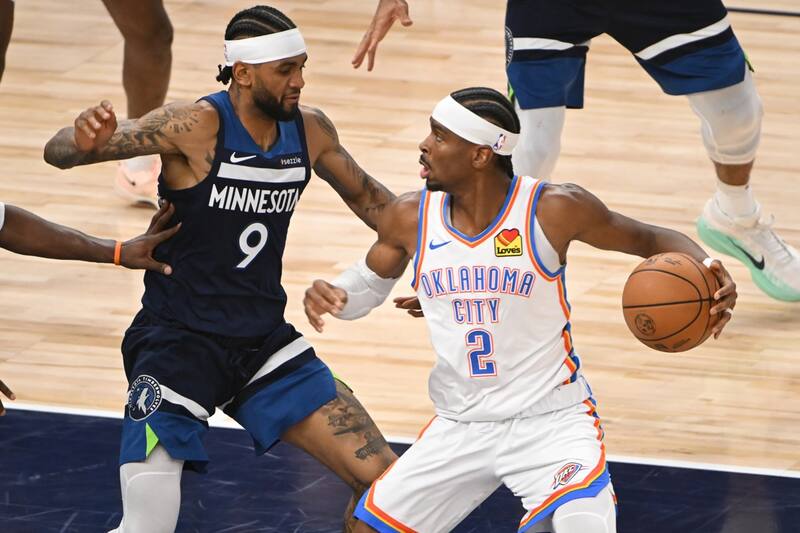 Thunder puede eliminar hoy a Minnesota. EFE
