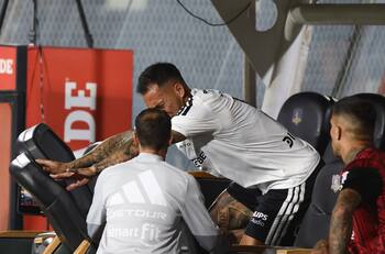 ¿Perdonazo? Fernando Véjar no consigna la furia de Javier Correa y el delantero podrá estar ante O’Higgins y la U