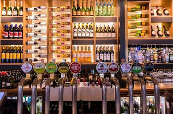 Los 10 mejores bares de Santiago para tomar cerveza artesanal