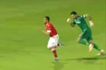 VIDEO | Hasta los grandes se equivocan: El increíble "blooper" de Gianluigi Buffon en la Serie B de Italia