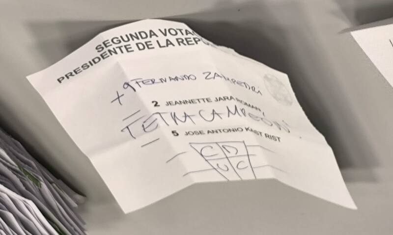 Un votante decidió poner el nombre de Fernando Zampedri en la papeleta.