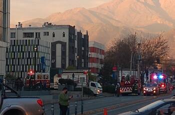 Amago de incendio en Mall Plaza Egaña: evacúan por emanación de humo desde los estacionamientos