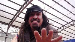 Con vino y su clásica boina: Cercanos a Negro Piñera lo recuerdan con emotiva reunión familiar a casi un mes de su muerte