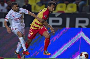 El genial pase de Jorge Valdivia que pudo terminar en el gol de Morelia ante Tijuana