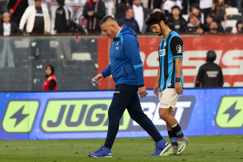 El entrenador de Huachipato no pasa por un buen momento. Foto: Felipe Escobedo