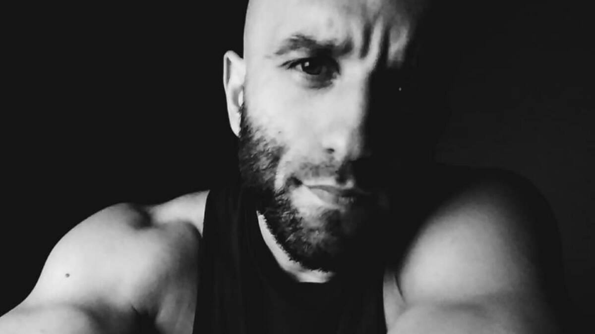 Rodrigo "Onur" Dalmagro, ex entrenador del KRÜ, vuelve a buscar trabajo tras su polémica en Brasil