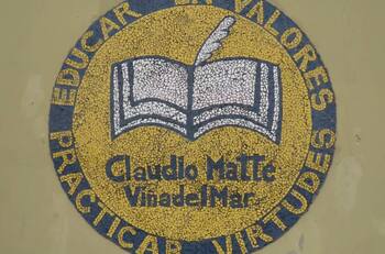 VIDEO | Estudiantes del Colegio Claudio Matte golpean a alumno de segundo medio acusado de abuso
