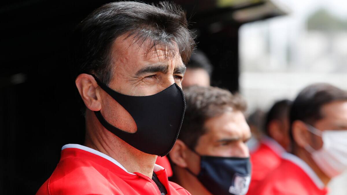 El enojo de Colo Colo tras la expulsión de Gustavo Quinteros