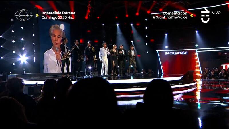 El Puma Rodríguez y sus pupilos en el escenario