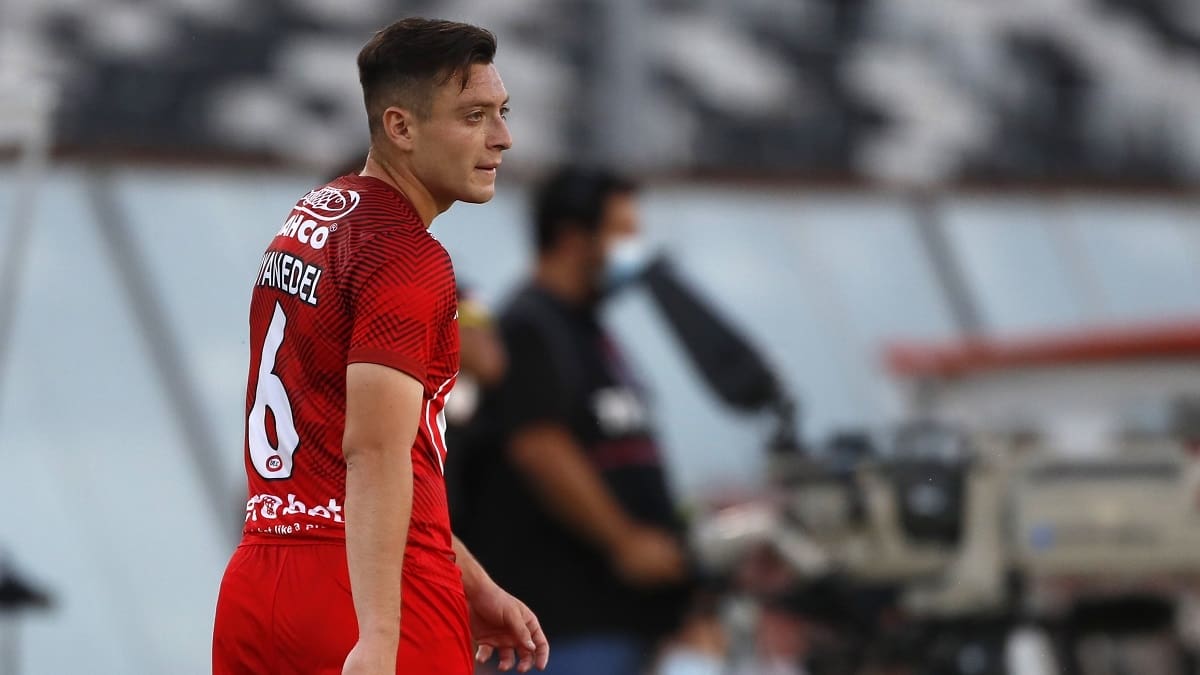 Yerco Oyanedel dejó la UC y ya encontró club en Primera División