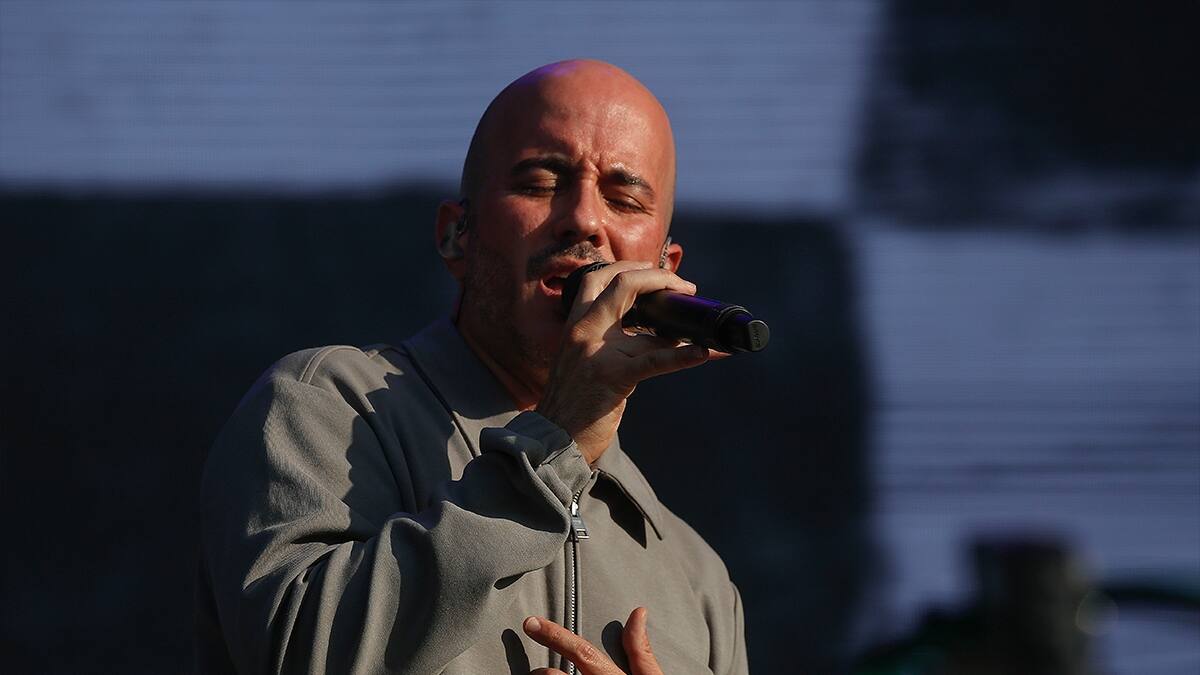 La particular reflexión de vocalista de Cultura Profética sobre el alcohol gel: "Te mata los virus buenos y malos, algunos necesarios para tu sistema"