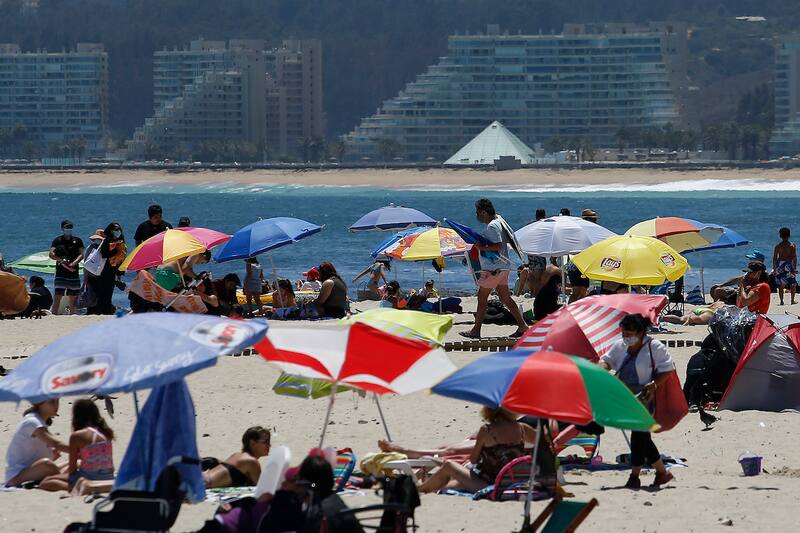 Este fin de semana largo estará mayormente nublado durante estos días feriados.