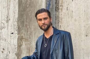 "Que recuerdos": Jean Philippe Cretton mostró sus juguetes de la infancia, junto a su hija, Moana