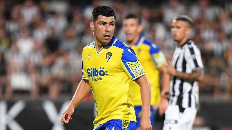 Había letra chica: la condición que puso el Cádiz para concretar el traspaso de Tomás Alarcón a Colo Colo